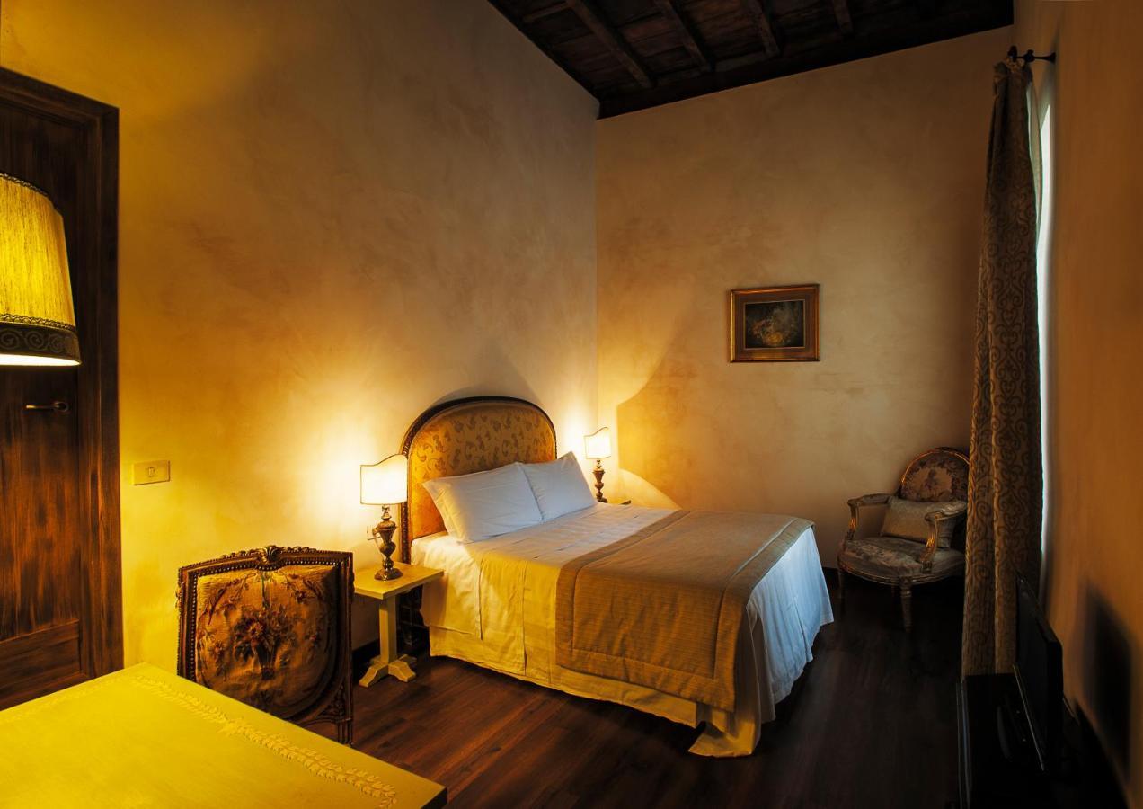 Castello Di Compiano Hotel Relais Museum ภายนอก รูปภาพ