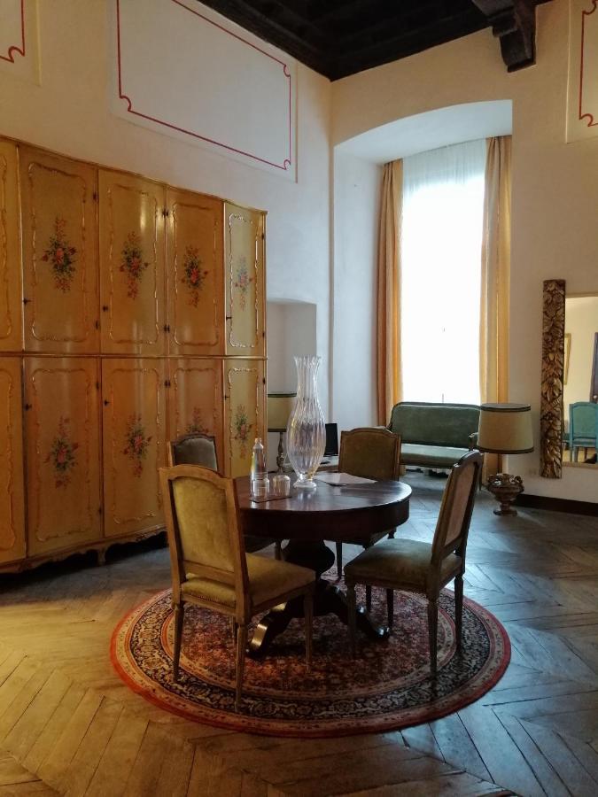 Castello Di Compiano Hotel Relais Museum ภายนอก รูปภาพ