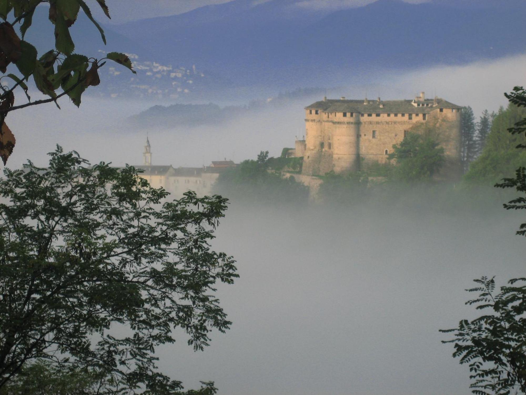 Castello Di Compiano Hotel Relais Museum ภายนอก รูปภาพ