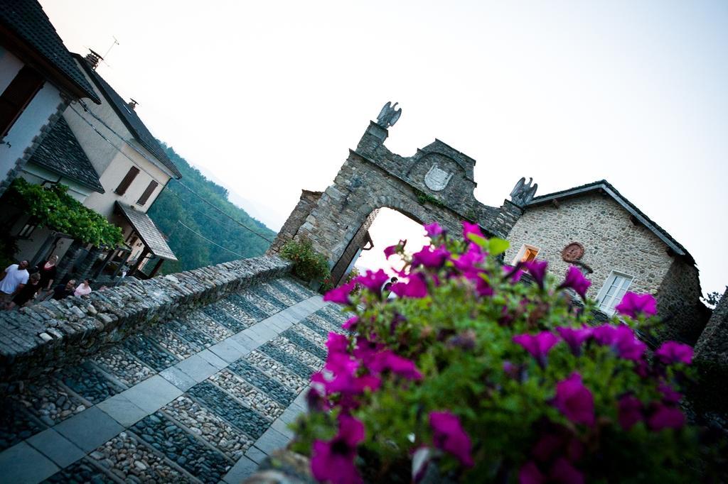 Castello Di Compiano Hotel Relais Museum ภายนอก รูปภาพ