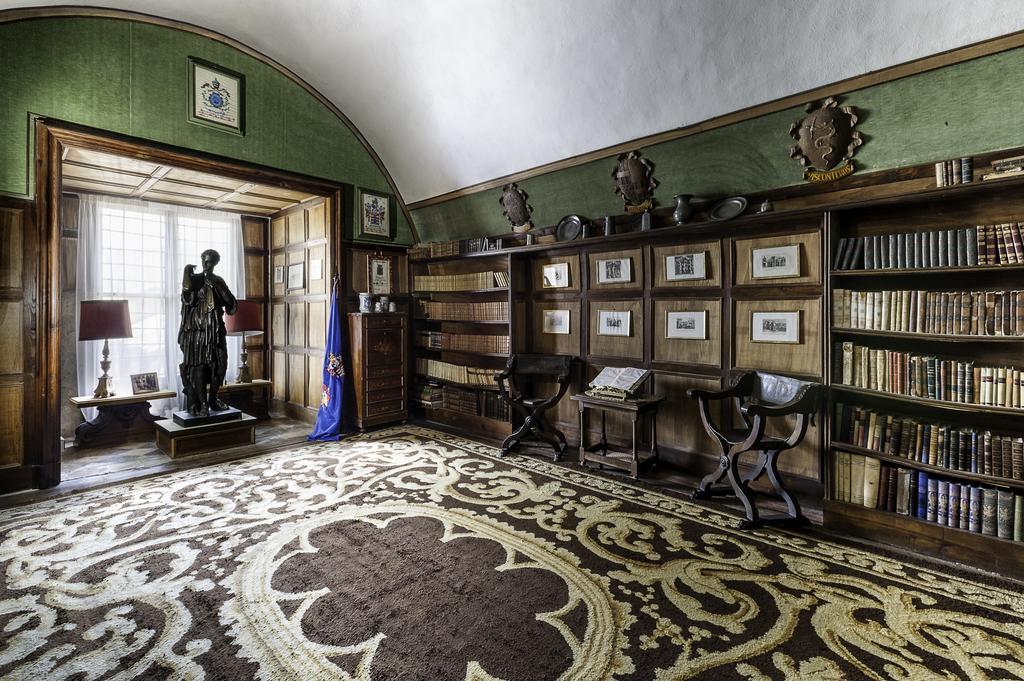 Castello Di Compiano Hotel Relais Museum ภายนอก รูปภาพ