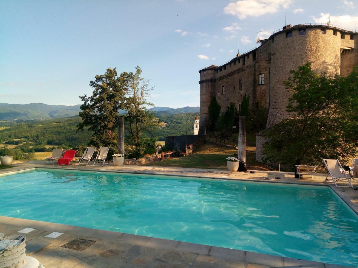 Castello Di Compiano Hotel Relais Museum ภายนอก รูปภาพ